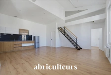 Appartement duplex lumineux grande hauteur sous plafond en vente à Bordeaux 33300