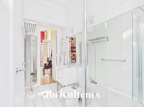 Appartement duplex avec patio privatif en vente à Bordeaux 33000