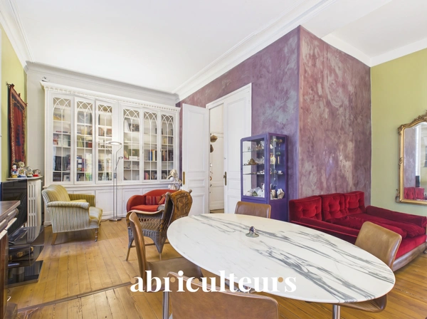 Appartement duplex avec patio privatif en vente à Bordeaux 33000