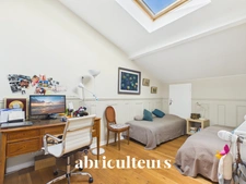 Maison familiale 180 m²<span></span>8 pièces<span></span>Jardin et piscine<span></span>Bordeaux Saint-Augustin