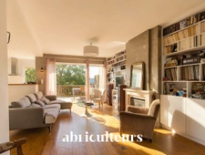 Maison familiale 180 m²<span></span>8 pièces<span></span>Jardin et piscine<span></span>Bordeaux Saint-Augustin