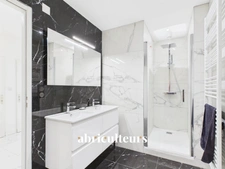 Investissement premium au cœur de Bordeaux : 128 m² rénovés dans le quartier de Pey-Berland à Bordeaux