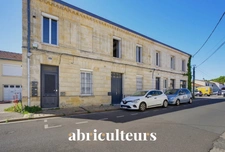 Appartement duplex lumineux grande hauteur sous plafond en vente à Bordeaux 33300