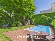Maison familiale 180 m² – 8 pièces – Jardin et piscine – Bordeaux Saint-Augustin