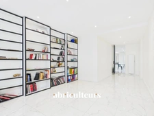 Investissement premium au cœur de Bordeaux : 128 m² rénovés dans le quartier de Pey-Berland à Bordeaux