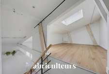 Appartement duplex lumineux grande hauteur sous plafond en vente à Bordeaux 33300