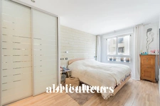 L’HAŸ LES ROSES<span></span>DUPLEX AVEC BALCON<span></span>4 PIÈCES<span></span>3 CHAMBRES<span></span>132 M2<span></span>575.000 €