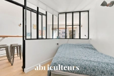 Paris 15e – Studio avec coin nuit et balcon-loggia proche de la tour Eiffel