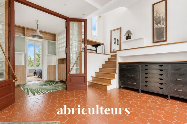 Maison individuelle atypique avec jardin et studio indépendant<span></span>Garches