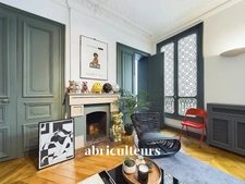 TRES BEL APPARTEMENT DE CHARME – 71 M2 – 2 PIECES – PARIS 9