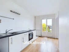 Appartement lumineux de 3 pièces de 69m² – Centre-ville de Plaisir