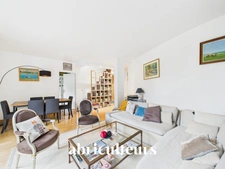 La Celle-Saint-Cloud<span></span>Duplex familial de 125 m² avec jardin-terrasse, balcon, 2 parkings et 2 caves