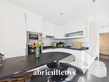 Paris 15e<span></span>Résidence Paris XV<span></span>Appartement familial 5 pièces de 114 m² avec balcons, parking et cave
