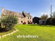 Belle demeure en pierre de 196 m² à Plounéour-Brignogan-Plages, à 800 m des plages