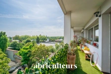 Appartement familial 109 m² – Dernier étage – Balcon-Terrasse – Vue dégagée - Garches