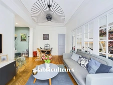 Charmant 3 Pièces au pied de la rue du Commerce et de la Motte-Picquet Grenelle – PARIS 15