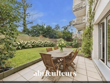 La Celle-Saint-Cloud<span></span>Duplex familial de 125 m² avec jardin-terrasse, balcon, 2 parkings et 2 caves