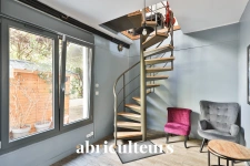 Issy-les-Moulineaux – Maison rénovée avec studio indépendant et terrasse arborée, au calme