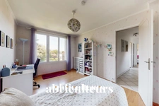 CHATILLON / QUARTIER LASEGUE-ROISSYS, LIMITE CLAMART- MAISON<span></span>6 PIECES<span></span>4 CHAMBRES<span></span>155 M2<span></span>TERRAIN 274 M2<span></span>990.000 €