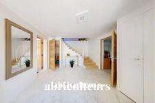 CHATILLON / QUARTIER LASEGUE-ROISSYS, LIMITE CLAMART- MAISON<span></span>6 PIECES<span></span>4 CHAMBRES<span></span>155 M2<span></span>TERRAIN 274 M2<span></span>990.000 €