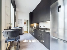 TRES BEL APPARTEMENT DE CHARME – 71 M2 – 2 PIECES – PARIS 9