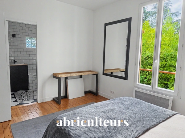 Maison individuelle atypique avec jardin et studio indépendant<span></span>Garches