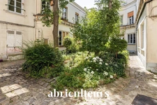 Local commercial avec mezzanine habitable – Murs libres – Paris 5ᵉ