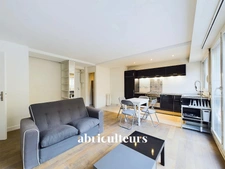 APPARTEMENT LUMINEUX A DEUX PAS DE LAMARCK-CAULAINCOURT - PARIS 18