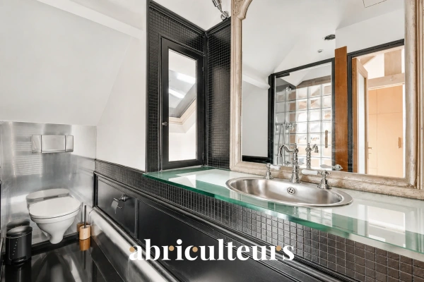 Maison individuelle atypique avec jardin et studio indépendant<span></span>Garches