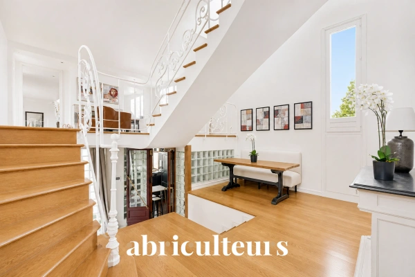 Maison individuelle atypique avec jardin et studio indépendant<span></span>Garches