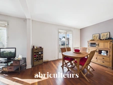Clamart : Maison familiale lumineuse, 4 chambres, jardin, dépendance et fort potentiel