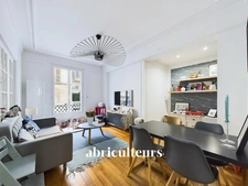 Charmant 3 Pièces au pied de la rue du Commerce et de la Motte-Picquet Grenelle – PARIS 15