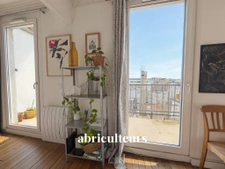 Dernier étage - Appartement 2 pièces avec balcons - Paris 20