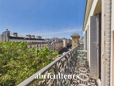 2 PIECES DE CHARME AVEC PETIT BALCON FILANT – PARIS 10, PORTE SAINT-DENIS