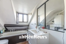PARIS 10 EME / QUARTIER HOPITAL SAINT-LOUIS / BELLEVILLE - APPARTEMENT - 3 PIECES - 1 CHAMBRE - 60 M2 - 548.000€