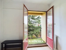 Appartement lumineux de 3 pièces de 69m² – Centre-ville de Plaisir