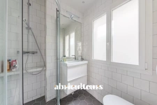 Studio<span></span>24 m² avec balcon<span></span>315 000 € <span></span>Paris 10