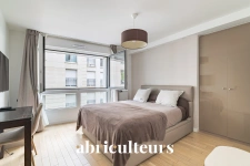 Appartement familial 5 pièces / 4 chambres de 134 m² avec balcon-loggia à Issy-les-Moulineaux