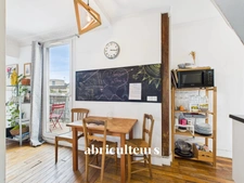 Dernier étage - Appartement 2 pièces avec balcons - Paris 20