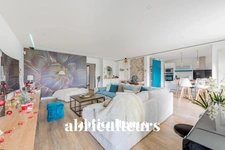 L’HAŸ LES ROSES<span></span>DUPLEX AVEC BALCON<span></span>4 PIÈCES<span></span>3 CHAMBRES<span></span>132 M2<span></span>575.000 €