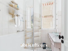 4 pièces au calme sur cour arborée – Charme de l’ancien – Paris 15e Convention – 72 m²