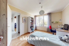 CHATILLON / QUARTIER LASEGUE-ROISSYS, LIMITE CLAMART- MAISON<span></span>6 PIECES<span></span>4 CHAMBRES<span></span>155 M2<span></span>TERRAIN 274 M2<span></span>990.000 €