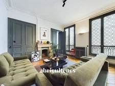 TRES BEL APPARTEMENT DE CHARME – 71 M2 – 2 PIECES – PARIS 9