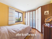 Clamart : Maison familiale lumineuse, 4 chambres, jardin, dépendance et fort potentiel