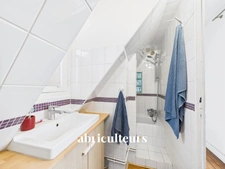 Dernier étage - Appartement 2 pièces avec balcons - Paris 20