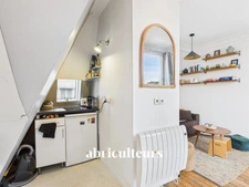 Dernier étage - Appartement 2 pièces avec balcons - Paris 20