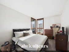 Paris 15e<span></span>Résidence Paris XV<span></span>Appartement familial 5 pièces de 114 m² avec balcons, parking et cave