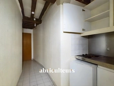 Studio avec poutres apparentes<span></span>Paris 6