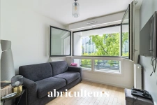 Appartement familial 5 pièces / 4 chambres de 134 m² avec balcon-loggia à Issy-les-Moulineaux