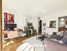 2 PIECES DE CHARME AVEC PETIT BALCON FILANT – PARIS 10, PORTE SAINT-DENIS